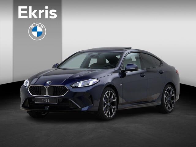 BMW 2-SERIE 220 Gran Coupé | Glazendak | 19inch | Elektrisch verstelbare stoelen | Panoramadak | Trekhaak
