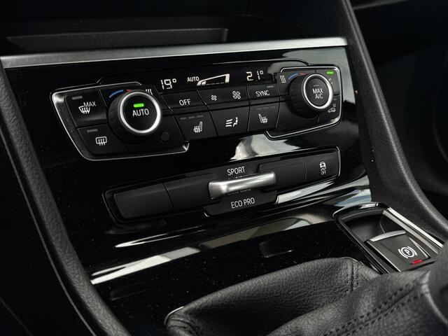 BMW 2-SERIE Active Tourer 218i Executive Navigatie, trekhaak.