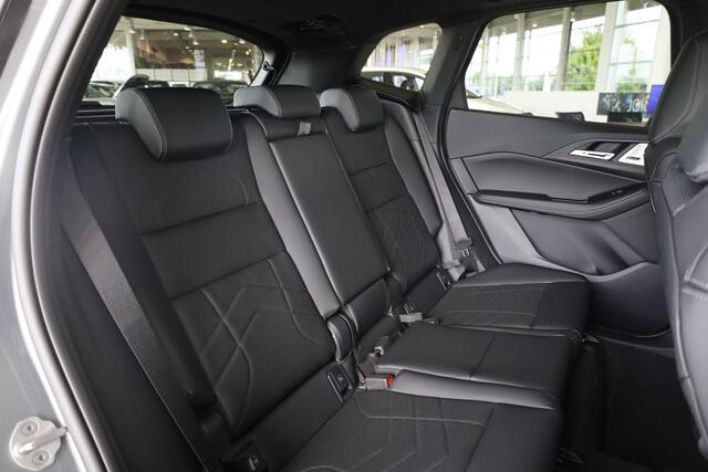 BMW 2-SERIE Active Tourer 220i M Sportpakket | Premium Pack | Travel Pack | Elektr. Trekhaak