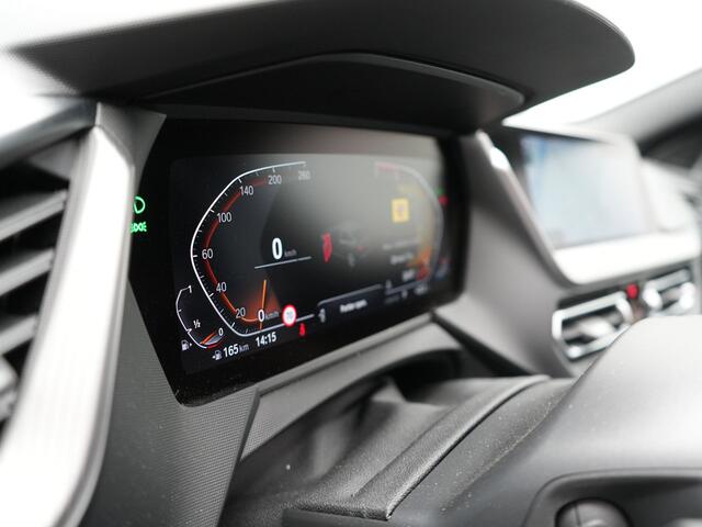 BMW 2-SERIE Gran Coupé 218i M Sport 140pk Dealer O.H | Panodak | Camera | Virtual | Keyless | Sportstoelen Verwarmd | 18"L.M | Sfeerverlichting | Apple Carplay |