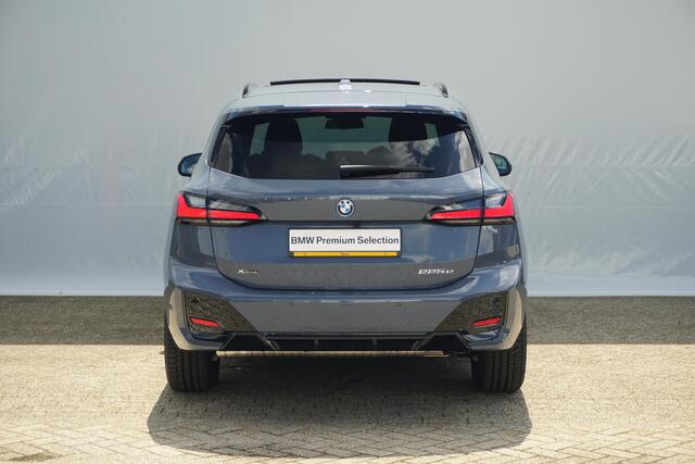 BMW 2-SERIE Active Tourer 225e xDrive M Sportpakket Panoramadak / Harman Kardon / Comfort Acces / Elektrisch verstelbare stoelen