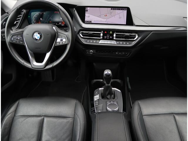 BMW 2-SERIE Gran Coupé 218i High Executive | Leder | Trekhaak | Camera | NAP