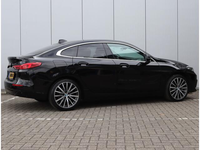BMW 2-SERIE Gran Coupé 218i High Executive | Leder | Trekhaak | Camera | NAP