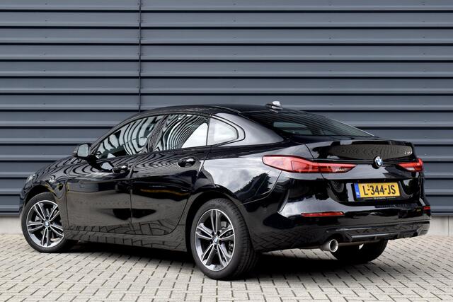 BMW 2-SERIE Gran Coupé 218i High Executive Sport Line | Lederen Bekleding | Stoelverwarming | Sfeerverlichting | LED | Dealer Onderhouden |