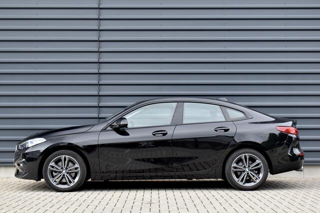 BMW 2-SERIE Gran Coupé 218i High Executive Sport Line | Lederen Bekleding | Stoelverwarming | Sfeerverlichting | LED | Dealer Onderhouden |