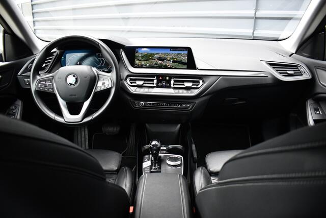 BMW 2-SERIE Gran Coupé 218i High Executive Sport Line | Lederen Bekleding | Stoelverwarming | Sfeerverlichting | LED | Dealer Onderhouden |