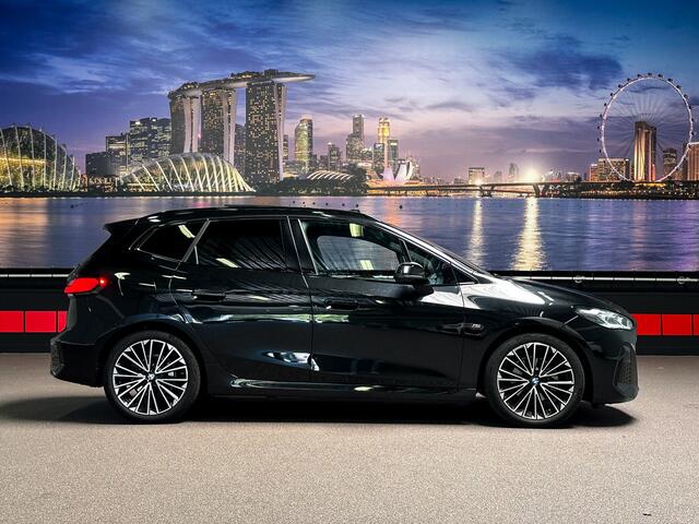 BMW 2-SERIE Active Tourer 218i M-Pakket Trekhaak|HUD|Harman/Kardon|Panorama