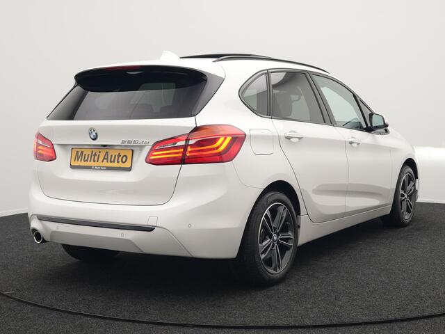 BMW 2-SERIE Active Tourer 225xe iPerformance Sportline Plug In Hybrid 225pk Dealer O.H. PHEV | Panodak | Sportstoelen Memory | Adaptive Cruise | Harman Kardon | Sfeerverlichting Head Up | Navigatie | Apple Carplay | Camera | DAB |