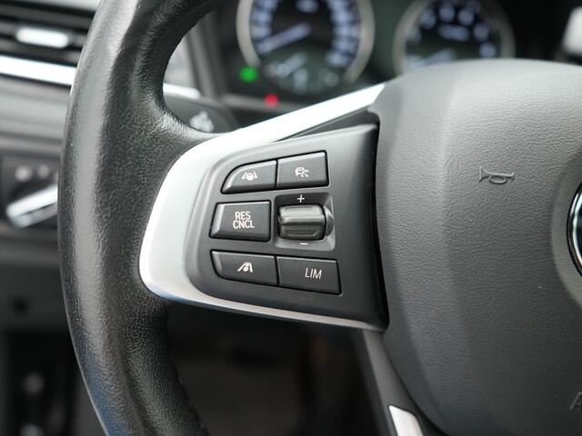 BMW 2-SERIE Active Tourer 225xe iPerformance Sportline Plug In Hybrid 225pk Dealer O.H. PHEV | Panodak | Sportstoelen Memory | Adaptive Cruise | Harman Kardon | Sfeerverlichting Head Up | Navigatie | Apple Carplay | Camera | DAB |