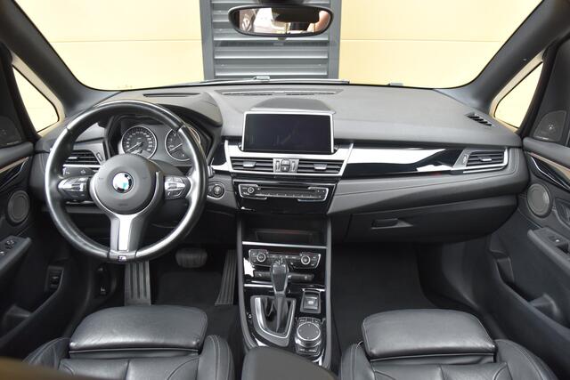 BMW 2-SERIE Active Tourer 220i High Executive * Sport line * Head-up * Panorama dak * Harman Kardon * LED *