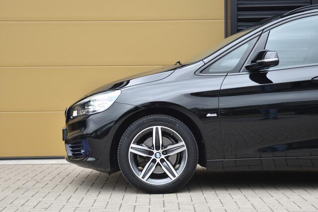 BMW 2-SERIE Active Tourer 220i High Executive * Sport line * Head-up * Panorama dak * Harman Kardon * LED *