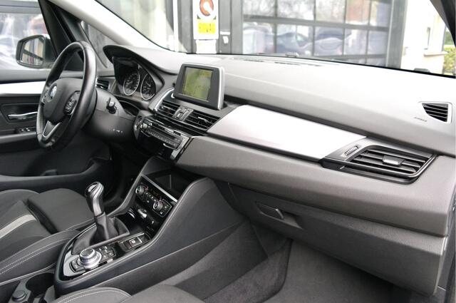 BMW 2-SERIE Active Tourer 218i Essential | NL-Auto | Cruise | Trekhaak | Navi