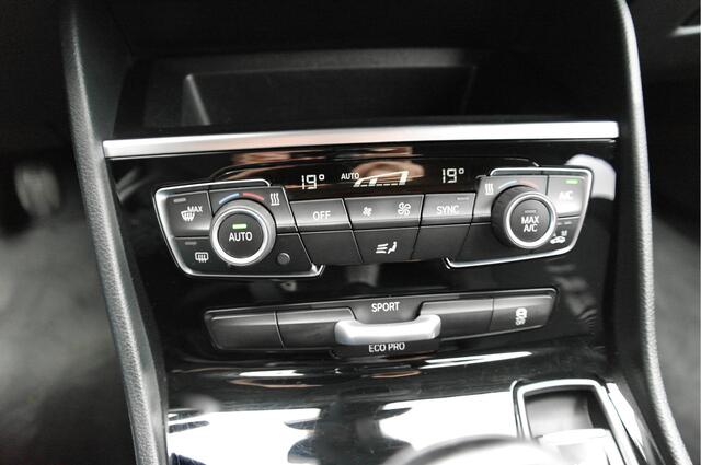 BMW 2-SERIE Active Tourer 218i Essential | NL-Auto | Cruise | Trekhaak | Navi