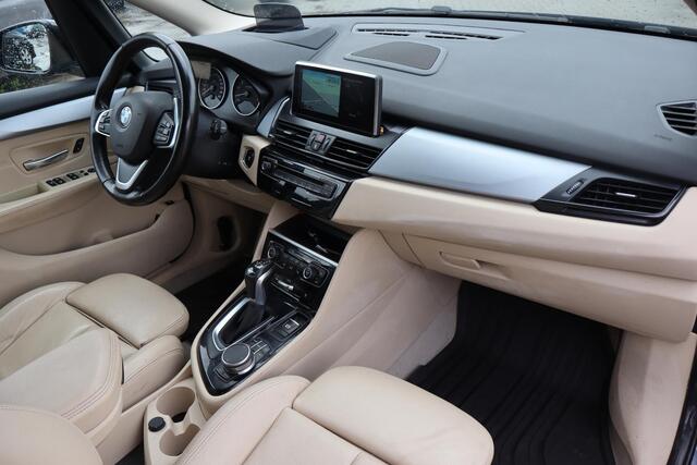 BMW 2-SERIE Active Tourer 225xe Centennial High Executive 70% SOH, Head up display, Navigatie, Stoelverwarming, Climate control, Lederen interieur,