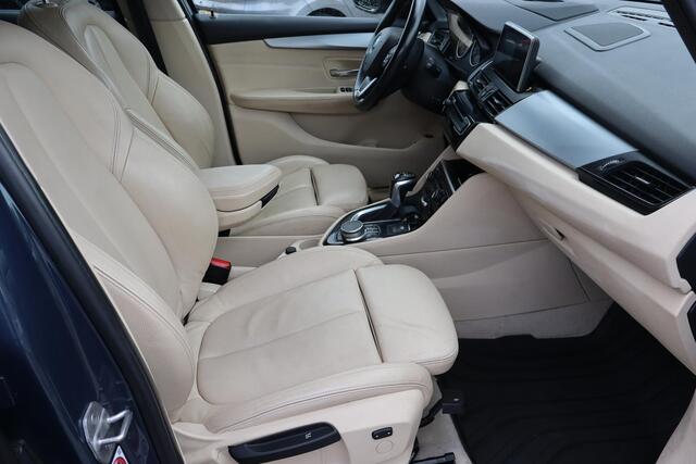 BMW 2-SERIE Active Tourer 225xe Centennial High Executive 70% SOH, Head up display, Navigatie, Stoelverwarming, Climate control, Lederen interieur,