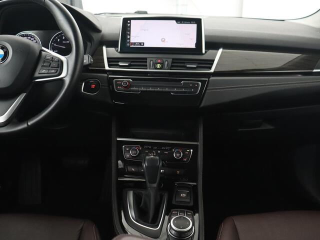 BMW 2-SERIE Active Tourer 225xe iPerformance Luxury Line | Panoramadak | Leder | Head-Up | Camera | Keyless | Navigatie | Park Assist | Adaptief LED