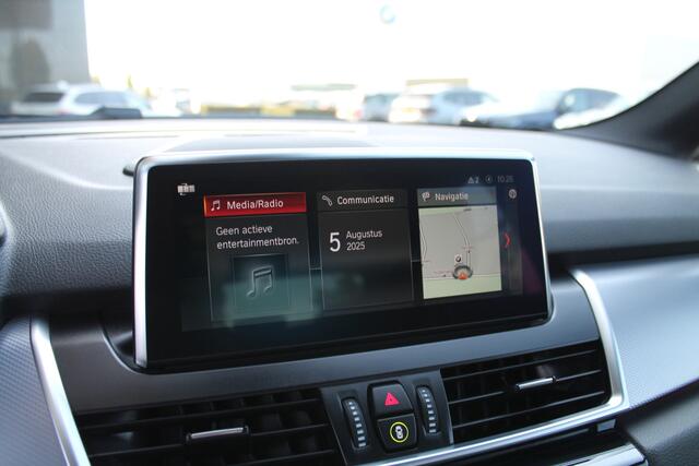 BMW 2-SERIE Active Tourer 218i Executive M Sport Automaat / Sportstoelen / LED / Head-Up / Comfort Access / M Sportonderstel / Stoelverwarming / Park Assistant