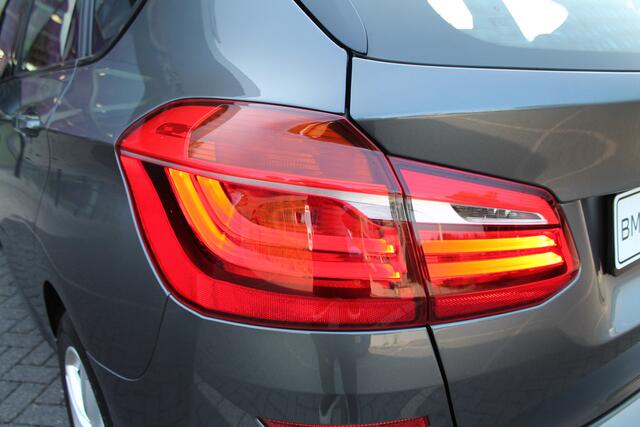 BMW 2-SERIE Active Tourer 218i Executive M Sport Automaat / Sportstoelen / LED / Head-Up / Comfort Access / M Sportonderstel / Stoelverwarming / Park Assistant