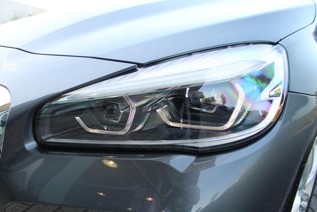 BMW 2-SERIE Active Tourer 218i Executive M Sport Automaat / Sportstoelen / LED / Head-Up / Comfort Access / M Sportonderstel / Stoelverwarming / Park Assistant
