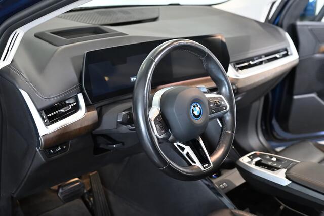 BMW 2-SERIE Active Tourer 225e xDrive LUXURY ** LED, NAVI+, LEDER, PANORAMA, TREKH, DRIV. ASS+, 17-inch LMV ** 1e EIG - UNFALLFREI ** ** INFORMEER OOK NAAR ONZE AANTREKKELIJKE FINANCIAL-LEASE TARIEVEN **