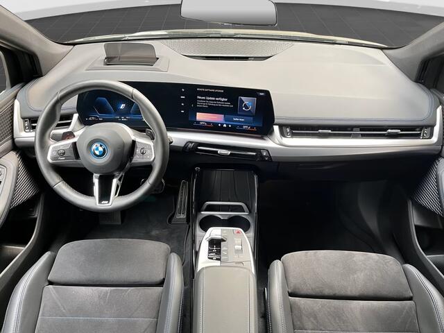 BMW 2-SERIE Active Tourer 230e xDrive M-SPORT ** LED, NAVI+, LEDER/ALC, PANORAMA, HuD, PRIVACY, 18-inch LMV - Ex BMW-AG - UNFALLFREI ** ** INFORMEER OOK NAAR ONZE AANTREKKELIJKE FINANCIAL-LEASE TARIEVEN **