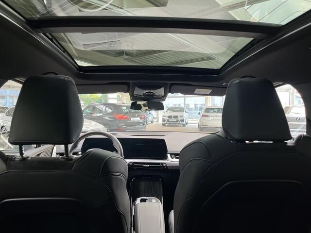 BMW 2-SERIE Active Tourer 230e xDrive M-SPORT ** LED, NAVI+, LEDER/ALC, PANORAMA, HuD, PRIVACY, 18-inch LMV - Ex BMW-AG - UNFALLFREI ** ** INFORMEER OOK NAAR ONZE AANTREKKELIJKE FINANCIAL-LEASE TARIEVEN **