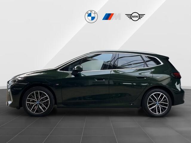 BMW 2-SERIE Active Tourer 230e xDrive M-SPORT ** LED, NAVI+, LEDER/ALC, PANORAMA, HuD, PRIVACY, 18-inch LMV - Ex BMW-AG - UNFALLFREI ** ** INFORMEER OOK NAAR ONZE AANTREKKELIJKE FINANCIAL-LEASE TARIEVEN **