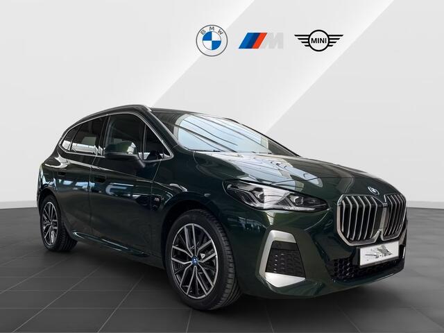 BMW 2-SERIE Active Tourer 230e xDrive M-SPORT ** LED, NAVI+, LEDER/ALC, PANORAMA, HuD, PRIVACY, 18-inch LMV - Ex BMW-AG - UNFALLFREI ** ** INFORMEER OOK NAAR ONZE AANTREKKELIJKE FINANCIAL-LEASE TARIEVEN **