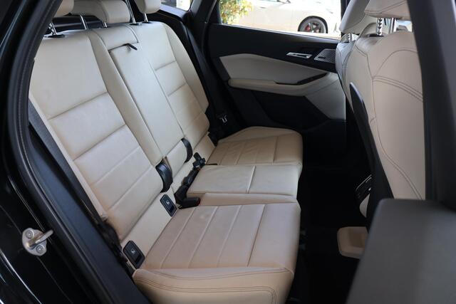 BMW 2-SERIE Active Tourer 218i M Sportpakket | Premium Pack | Harman-Kardon | Stoelverwarming