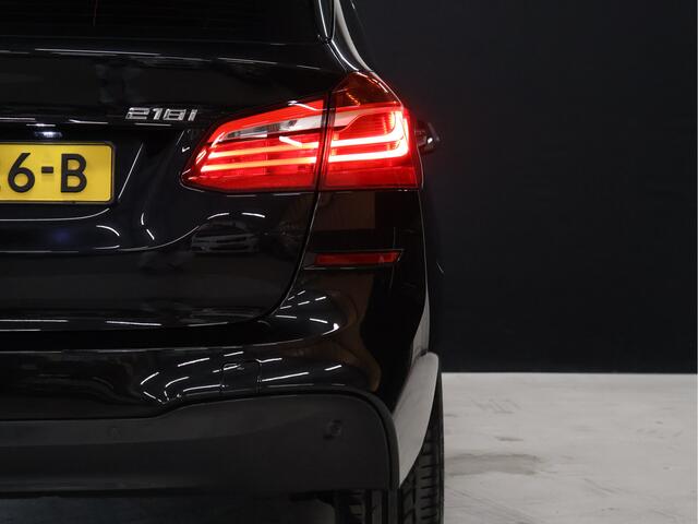 BMW 2-SERIE Active Tourer 218i Centennial High Executive M Pakket [HEAD-UP DISPLAY, CRUISE CONTROL, PDC ACHTER, SFEERVERLICHTING, STOELVERWARMING, BLUETOOTH, AIRCO, LED, NIEUWSTAAT]