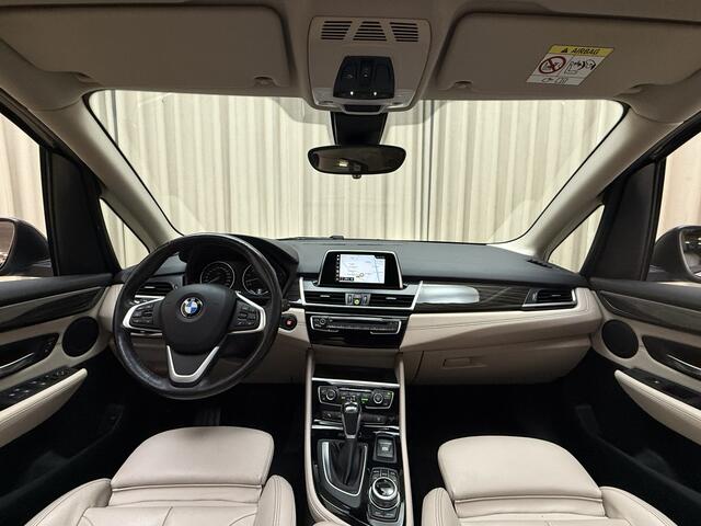 BMW 2-SERIE Active Tourer 225xe iPerformance High Executive *Panoramadak* Adapt. Cruise / Keyless / Leder / Camera / Navigatie / Stoelverwarming / 17'' LMV