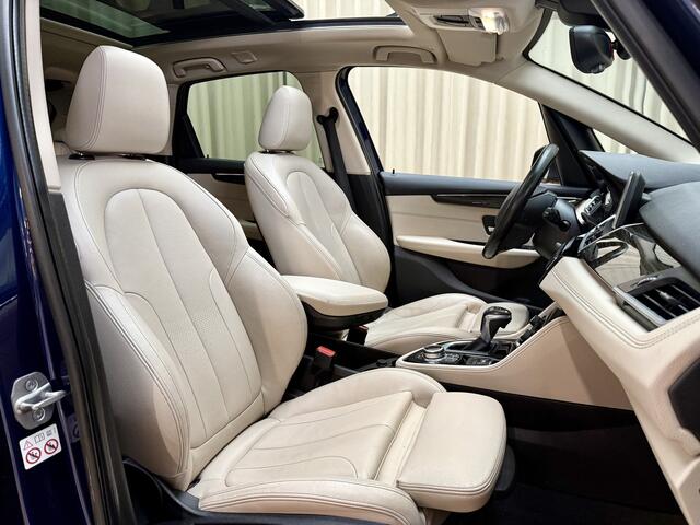 BMW 2-SERIE Active Tourer 225xe iPerformance High Executive *Panoramadak* Adapt. Cruise / Keyless / Leder / Camera / Navigatie / Stoelverwarming / 17'' LMV