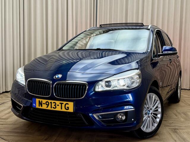 BMW 2-SERIE Active Tourer 225xe iPerformance High Executive *Panoramadak* Adapt. Cruise / Keyless / Leder / Camera / Navigatie / Stoelverwarming / 17'' LMV