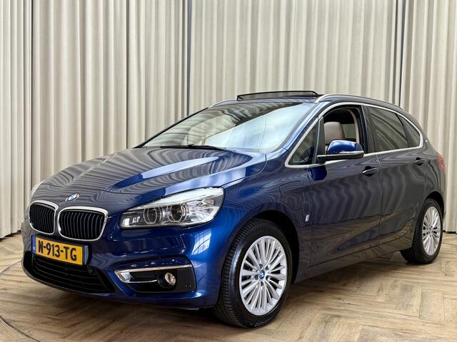 BMW 2-SERIE Active Tourer 225xe iPerformance High Executive *Panoramadak* Adapt. Cruise / Keyless / Leder / Camera / Navigatie / Stoelverwarming / 17'' LMV