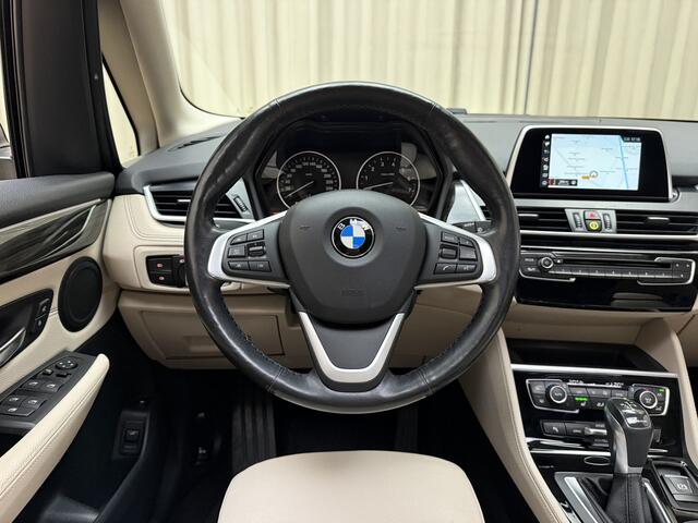 BMW 2-SERIE Active Tourer 225xe iPerformance High Executive *Panoramadak* Adapt. Cruise / Keyless / Leder / Camera / Navigatie / Stoelverwarming / 17'' LMV