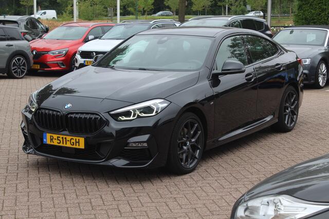 BMW 2-SERIE Gran Coupé 218i Business Ed. M Sport / Camera / Alcantara / Apple CarPlay / 19'' / Sportstoelen / Stuurverwarming / Cruise Control