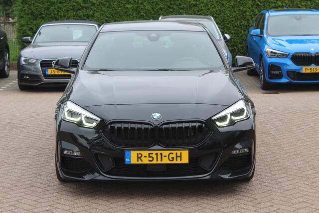BMW 2-SERIE Gran Coupé 218i Business Ed. M Sport / Camera / Alcantara / Apple CarPlay / 19'' / Sportstoelen / Stuurverwarming / Cruise Control