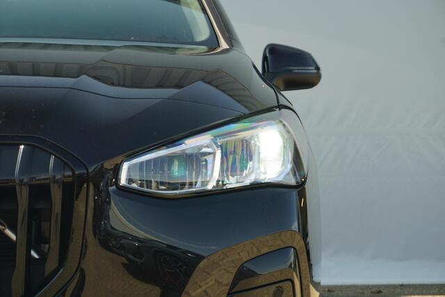 BMW 2-SERIE Active Tourer 225e xDrive M sportpakket 18'' / Trekhaak / Parking Assistant