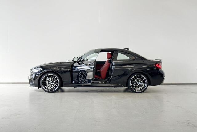 BMW 2-SERIE Coupé 220i Model M Sport High Executive