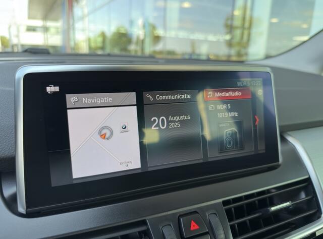 BMW 2-SERIE Active Tourer 220i High Executive Luxury Line Automaat / Achteruitrijcamera / Comfort Access / Head-Up / LED / Stoelverwarming