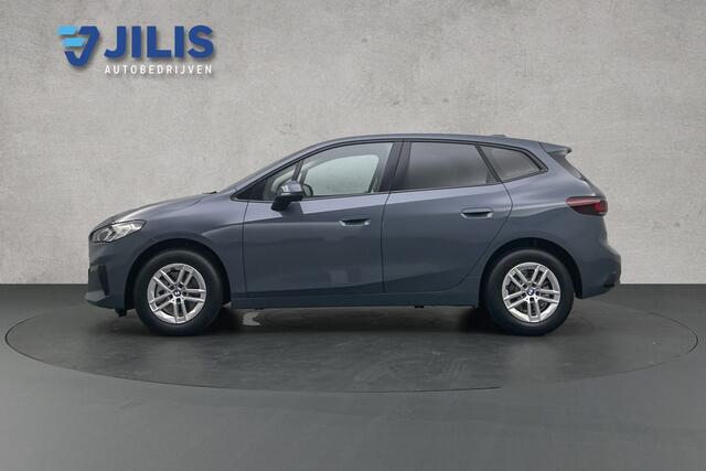 BMW 2-SERIE Active Tourer 218i | Trekhaak | Navigatie | Camera | Apple Carplay | LED koplampen