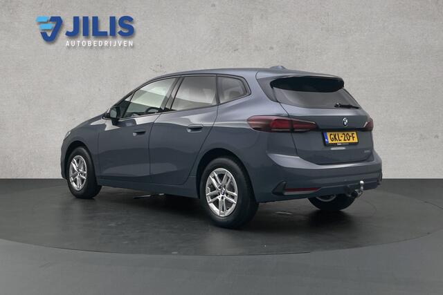 BMW 2-SERIE Active Tourer 218i | Trekhaak | Navigatie | Camera | Apple Carplay | LED koplampen