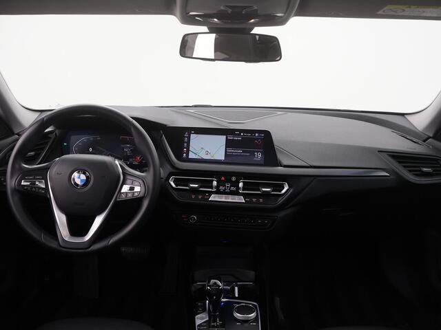 BMW 2-SERIE Gran Coupé 218i High Executive PANODAK|APPLECARPLAY|CAMERA|LED|SPORTSTOELEN|NAVI|CRUISE