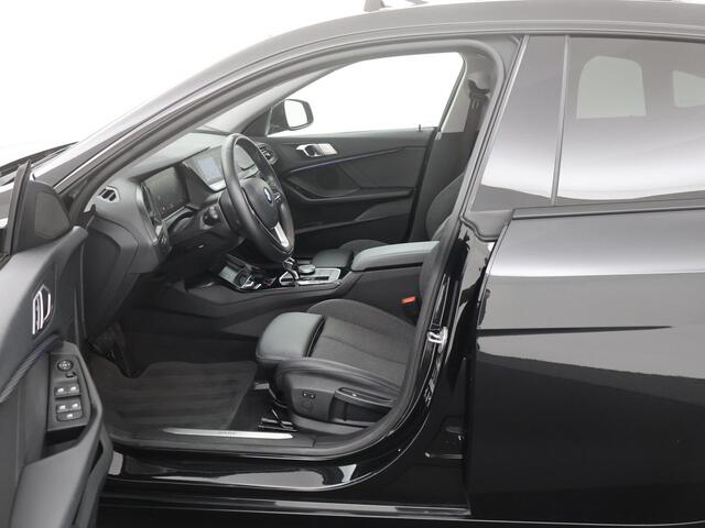 BMW 2-SERIE Gran Coupé 218i High Executive PANODAK|APPLECARPLAY|CAMERA|LED|SPORTSTOELEN|NAVI|CRUISE