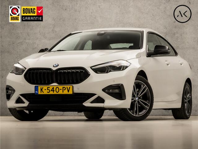 BMW 2-SERIE Gran Coupé 218i Sport Automaat (APPLE CARPLAY, M STUUR, GROOT NAVI, LEDER, SFEERVERLICHTING, SPORTSTOELEN, DAB+, CRUISE, LED KOPLAMPEN, NIEUWSTAAT)