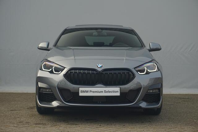BMW 2-SERIE Gran Coupé 218i | M Sportpakket Pro | Glazen Panoramdak | Stuur-en stoelverwarming | M Sportstoelen Alcantara | Camera | Head-Up Display | HiFi | Ekris Selection
