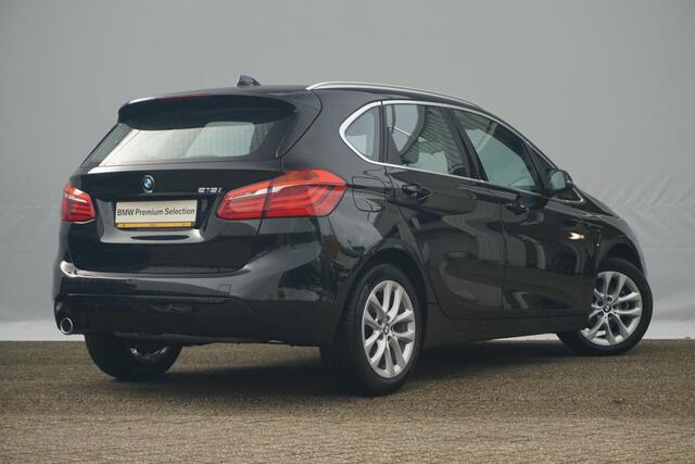 BMW 2-SERIE Active Tourer 218i Executive Sport Line 17'' / Trekhaak / Head-Up Display / PDC