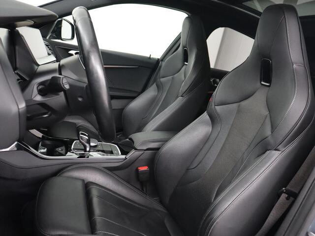 BMW 2-SERIE Gran Coupé 218i M Sport | Panoramadak | Leder | Stoelverwarming | Carplay | Sfeerverlichting | Live Cockpit | Sportstoelen | Navigatie | Full LED