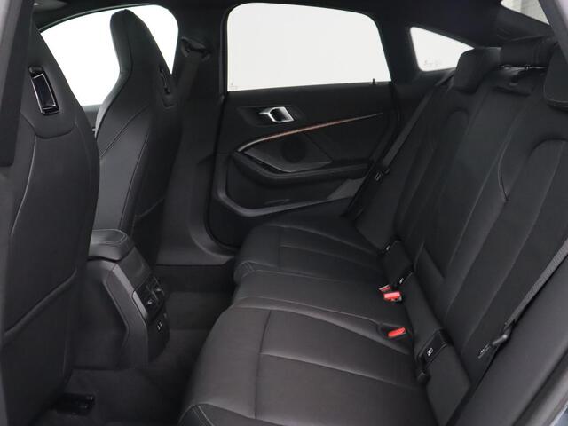 BMW 2-SERIE Gran Coupé 218i M Sport | Panoramadak | Leder | Stoelverwarming | Carplay | Sfeerverlichting | Live Cockpit | Sportstoelen | Navigatie | Full LED