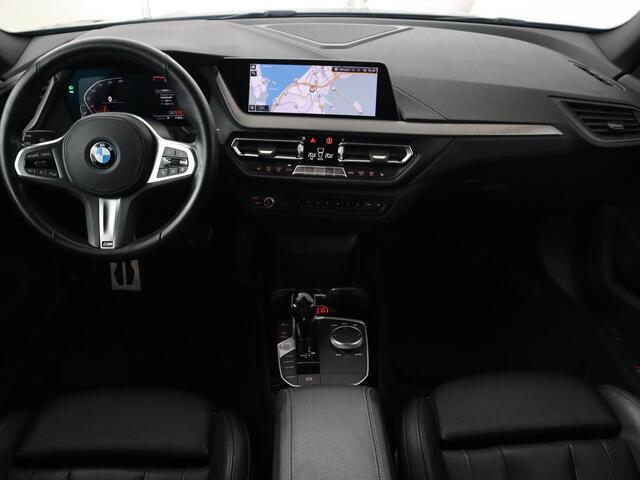 BMW 2-SERIE Gran Coupé 218i M Sport | Panoramadak | Leder | Stoelverwarming | Carplay | Sfeerverlichting | Live Cockpit | Sportstoelen | Navigatie | Full LED